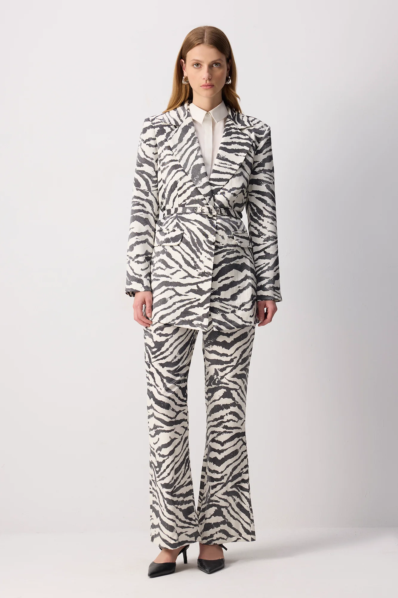 25Y2FIC033_101_25Y_01_01